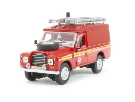 Cararama Land Rover Series 3 109 Fire and Rescue CR039